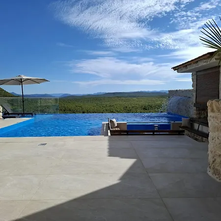 Villa Stone Ema