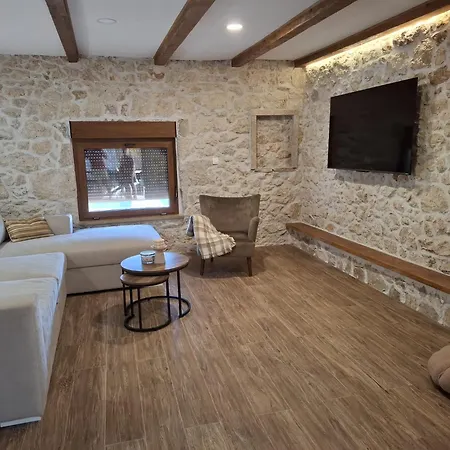 Villa Stone Ema *